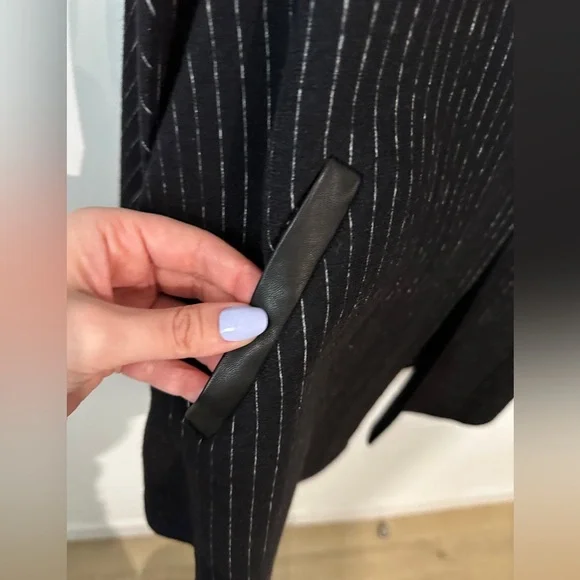 Alice & Olivia Elegant Black Striped Cape Coat with leather trim. Size small - Picture 3 of 9